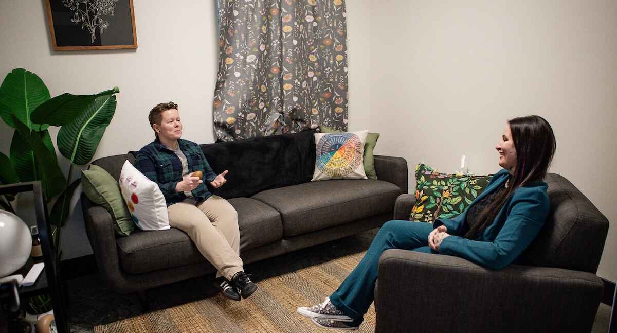 2 people doing therapy